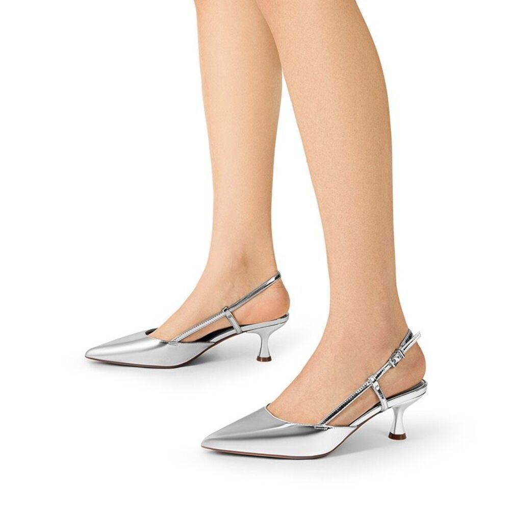 Dream Pairs Streamlined kitten heel Sling back Sandal in metallic silver Size 7 - Picture 2 of 4